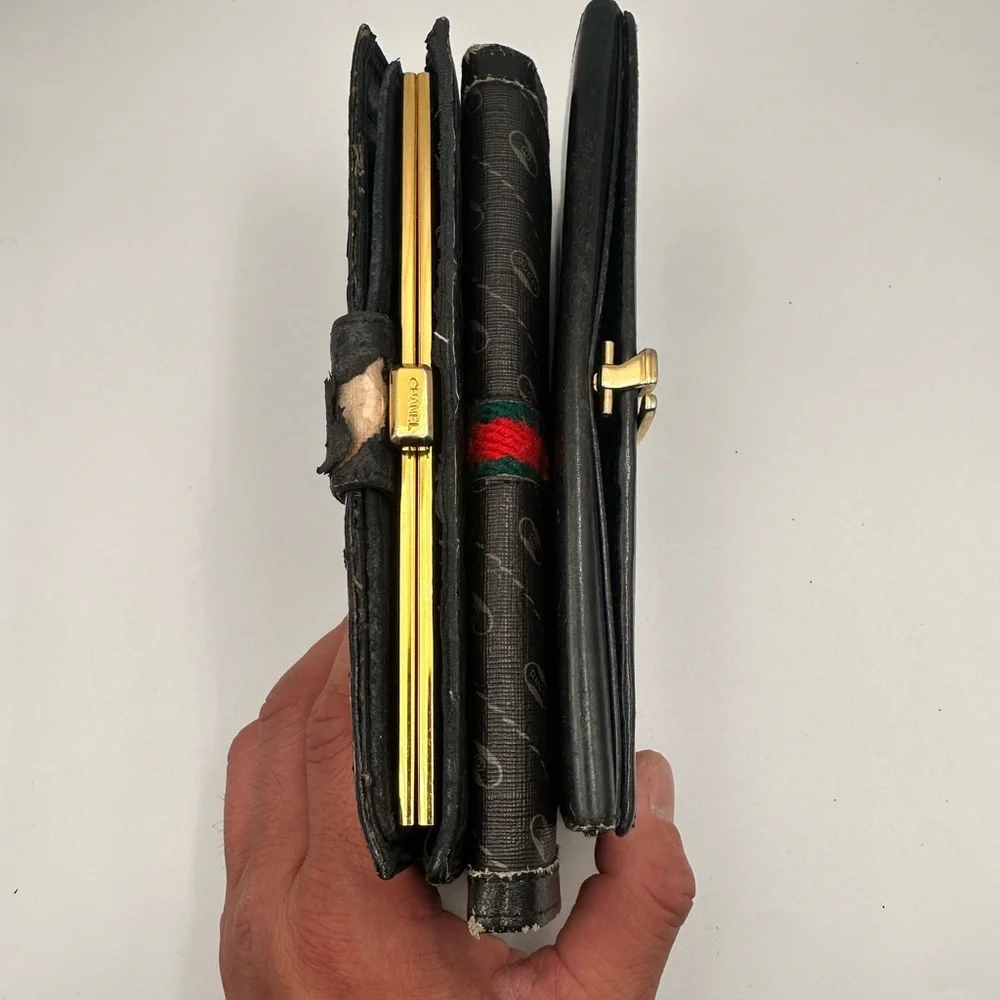 Gucci & Chanel wallet. These are rehab wallet. Please look at the pouch - Picture 3 of 9